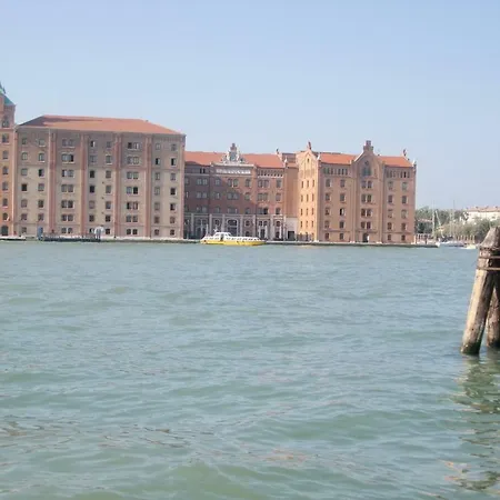 Apartment In Molino Stucky